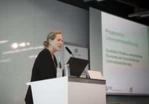 Dr. Reuter ist Geschäftsführerin des Bundesverbands der grünen Wirtschaft, UnternehmensGrün e.V.